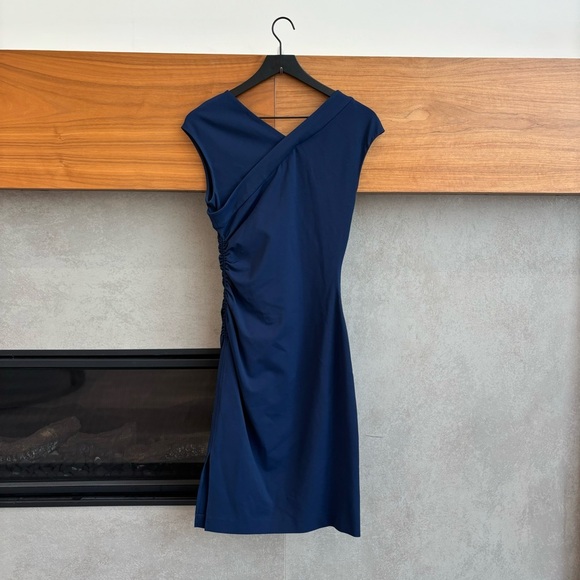 DIANE VON FURSTENBERG V Neck Midi Lenght Dress, Size 6 - Picture 9 of 12